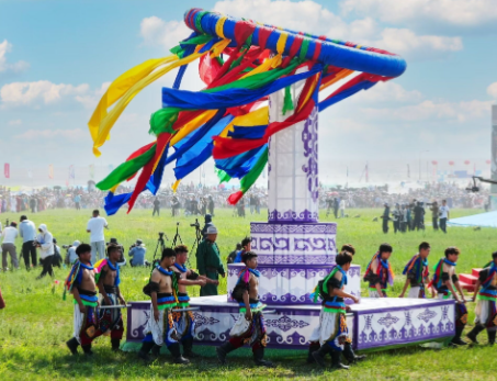 草原的狂欢与灵魂的图腾:解码“那达慕”背后的千年密码